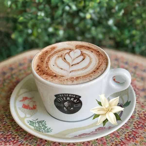 شاي و حليب فانيلا